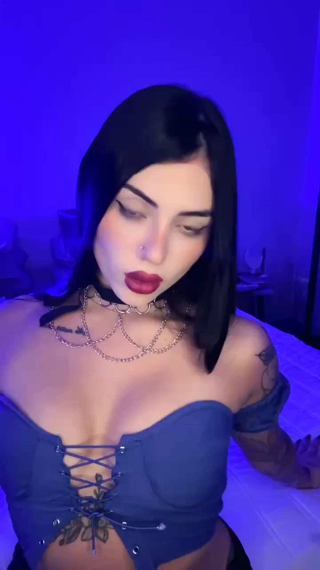 Do you like goth girls with a dangerous mind?