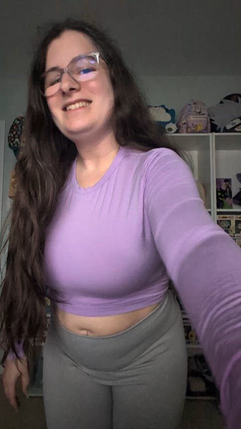 Chubby tummy and a crop top