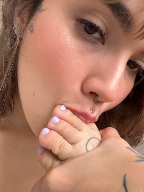 Say Yes if you want to suck my toes while you're inside me