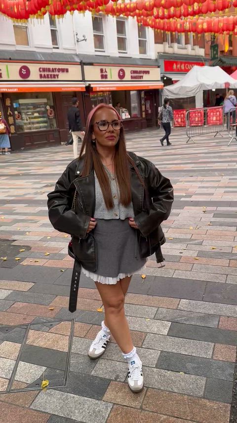 Flashing in Chinatown