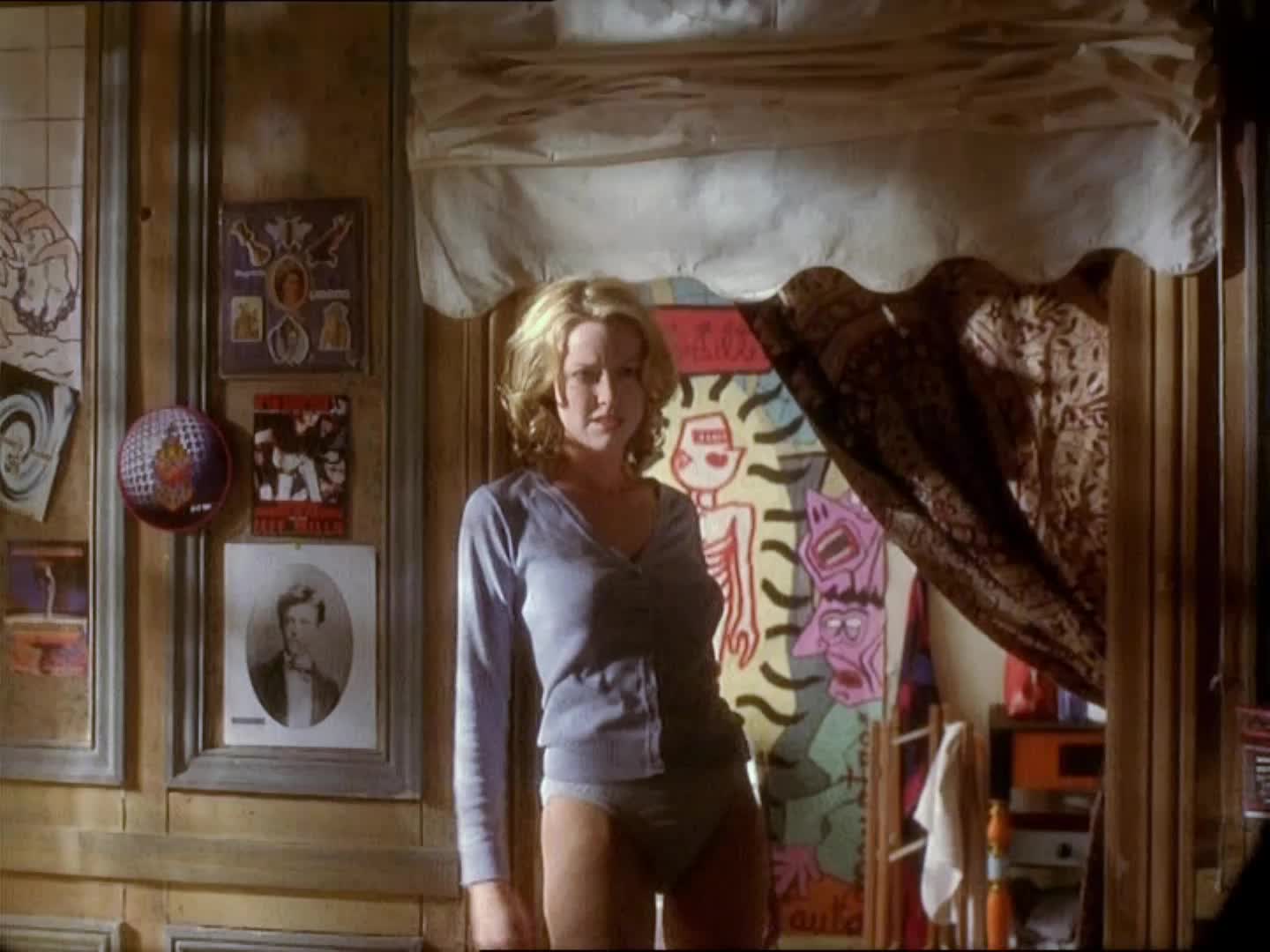 Carolyn Lowery flashing tits and in lingerie. Movie: Vicious Circles