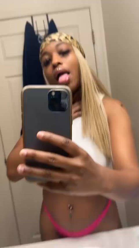 Who’s horny and ready to fck my face ?