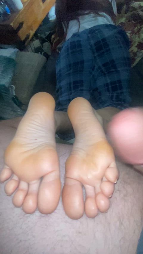 Hubby leaving room on my other sole for another load. Any volunteers want to help me get covered?