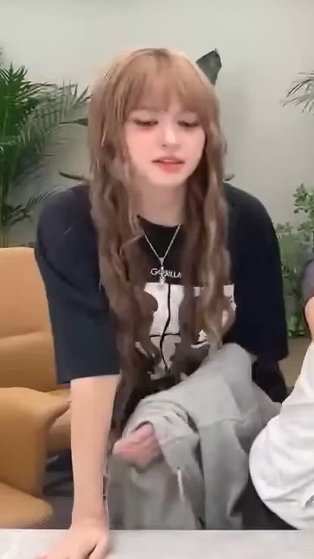 Lily - NMIXX