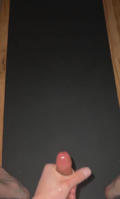 Came so hard it went further than the mat 😮‍💨