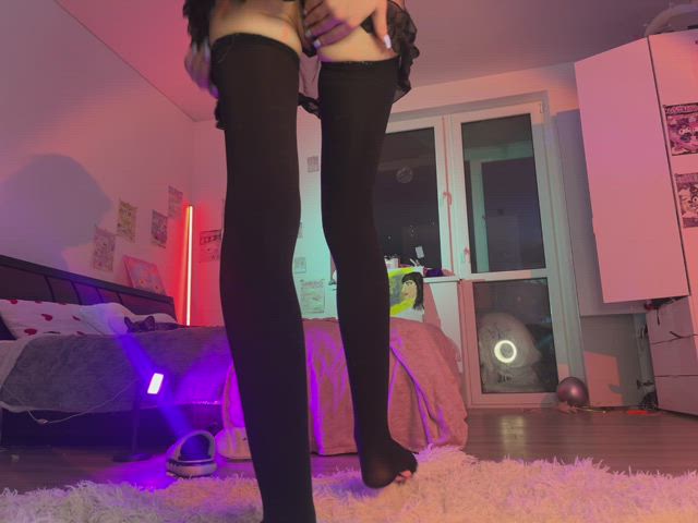 I need a boyfriend who can worship my lil butt