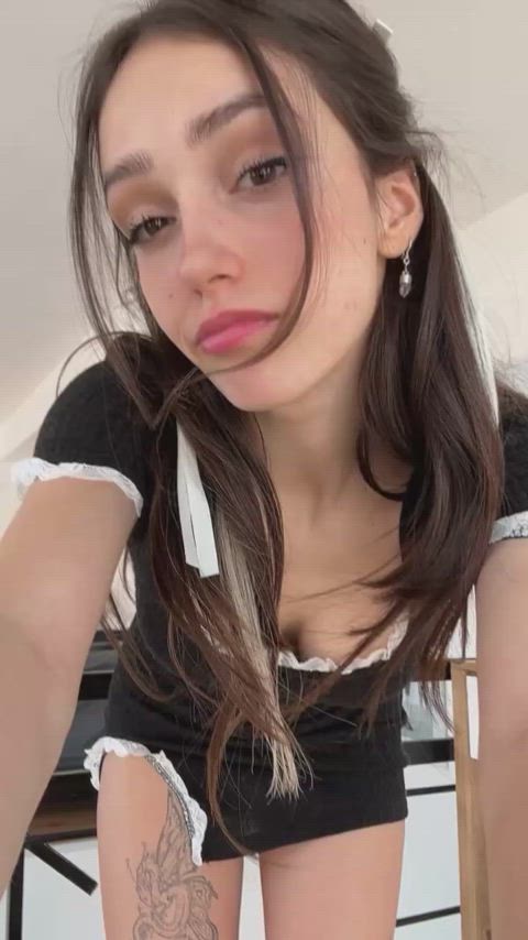 cute tiktok girl (link in the comments)