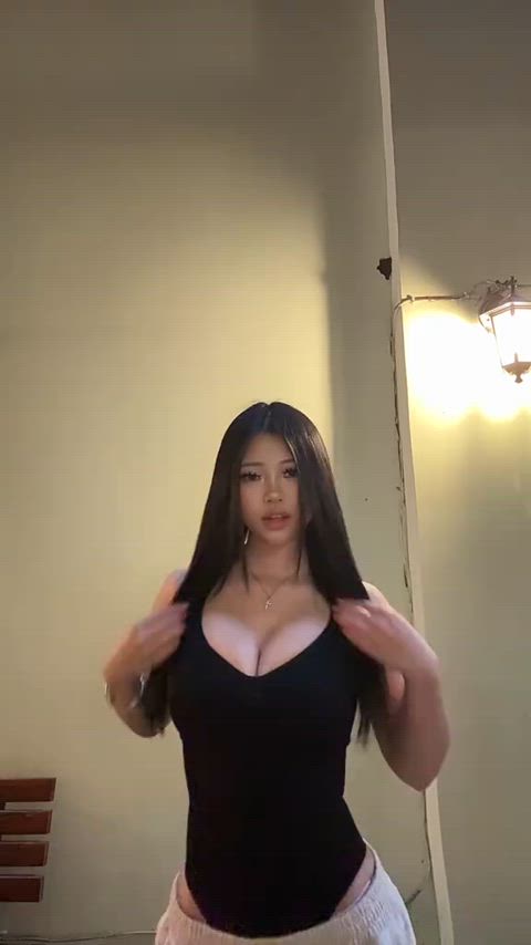 insane proportions - taya_ovo