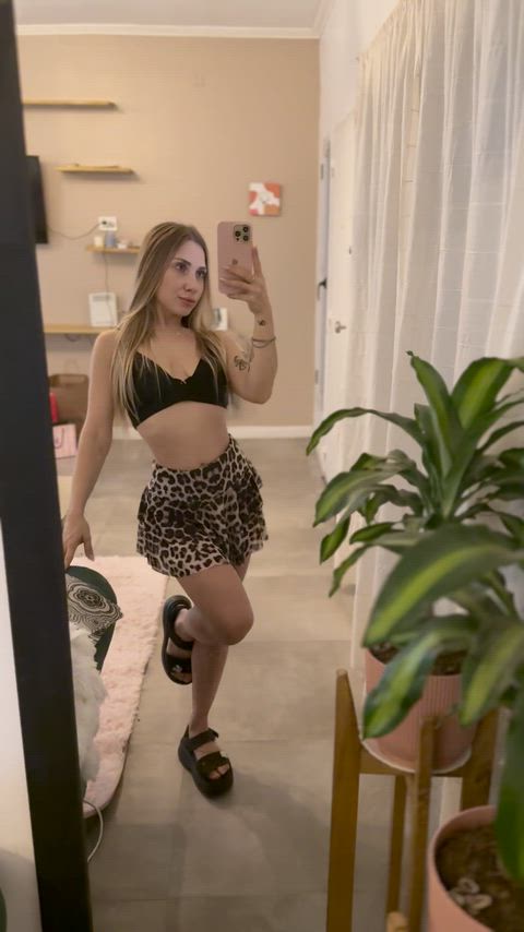 feeling hot today <3