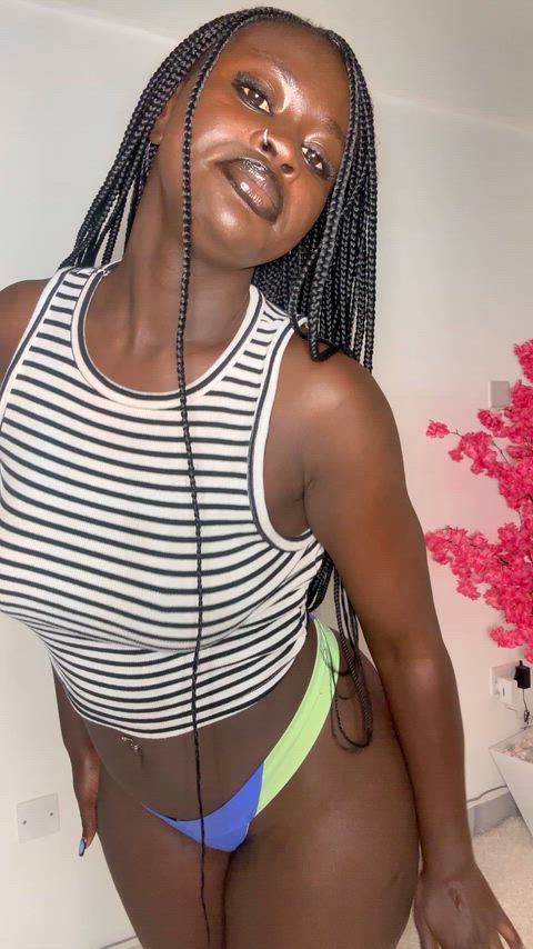 Ebony boobs that deserve all the attention