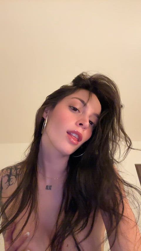 rate my titties plss