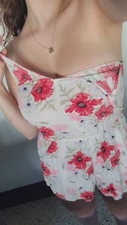 Amateur Barely Legal Big Tits Bouncing Tits Gamer Girl Girlfriend OnlyFans Submissive Teen Titty Drop Porn GIF by lamsinka89
