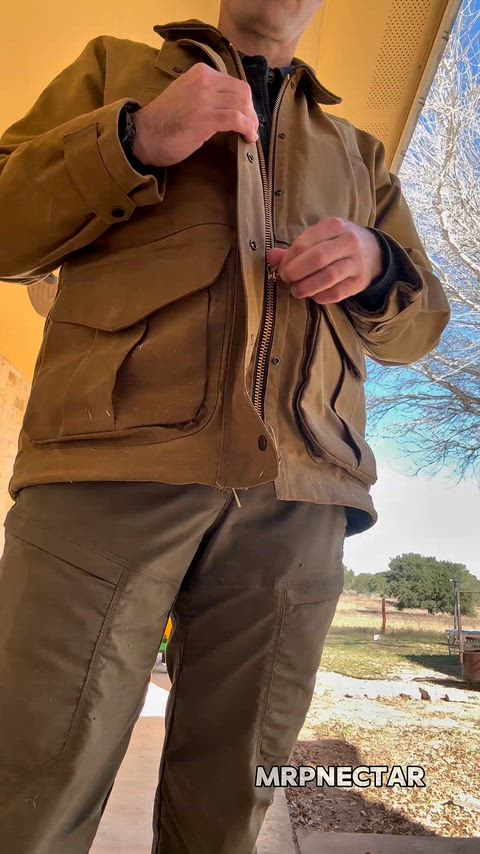 Perv daddy gets naked and strokes outside [41]