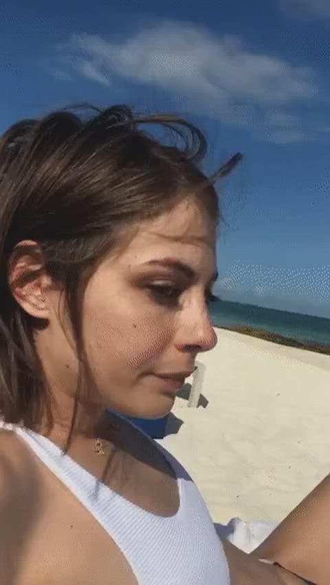 Willa Holland