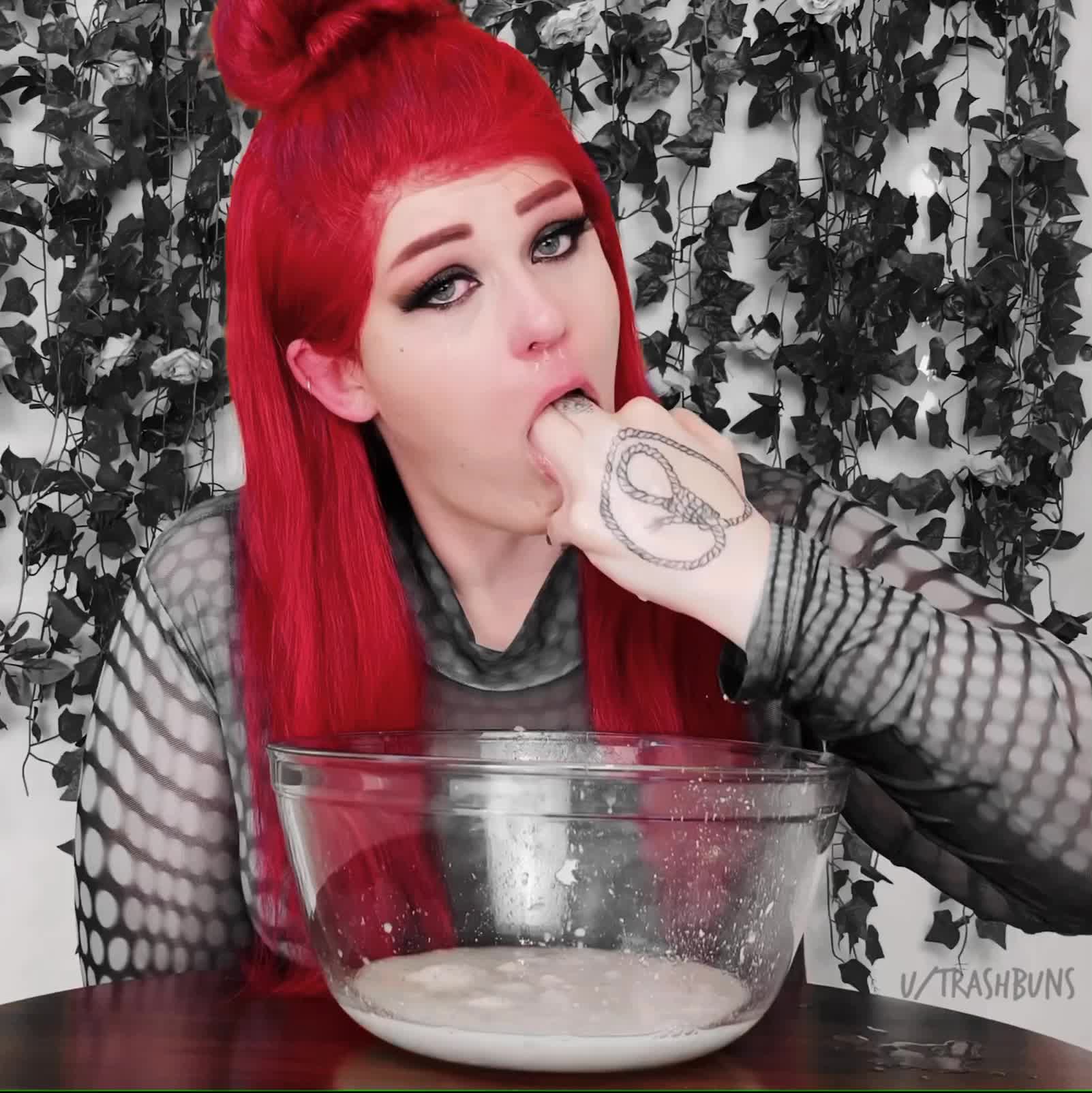 Finger fucking my throat makes me barf so hard!