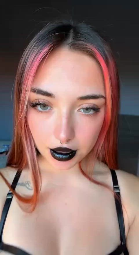 my goth body is quarkless if ykyk