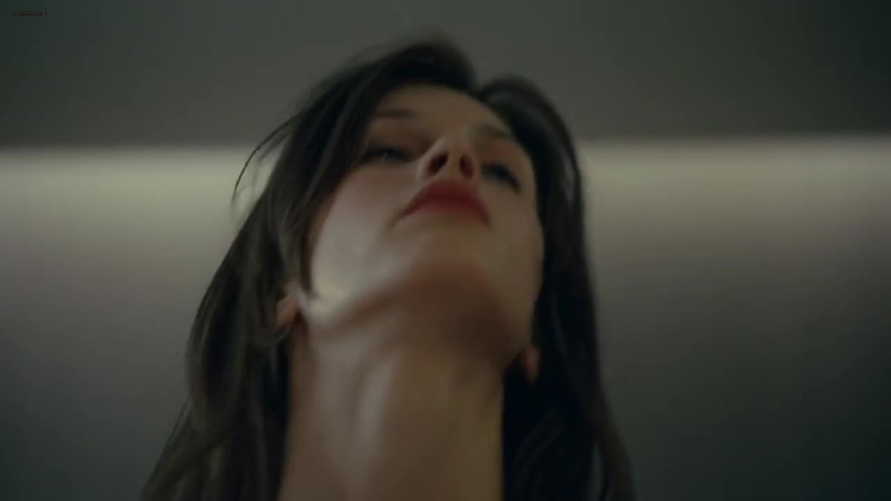 Marine Vacth riding