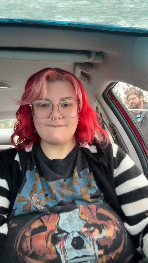 Asked step bro to clean off the car for me, im surprised he didnt notice that i flashed my huge tits 🤭