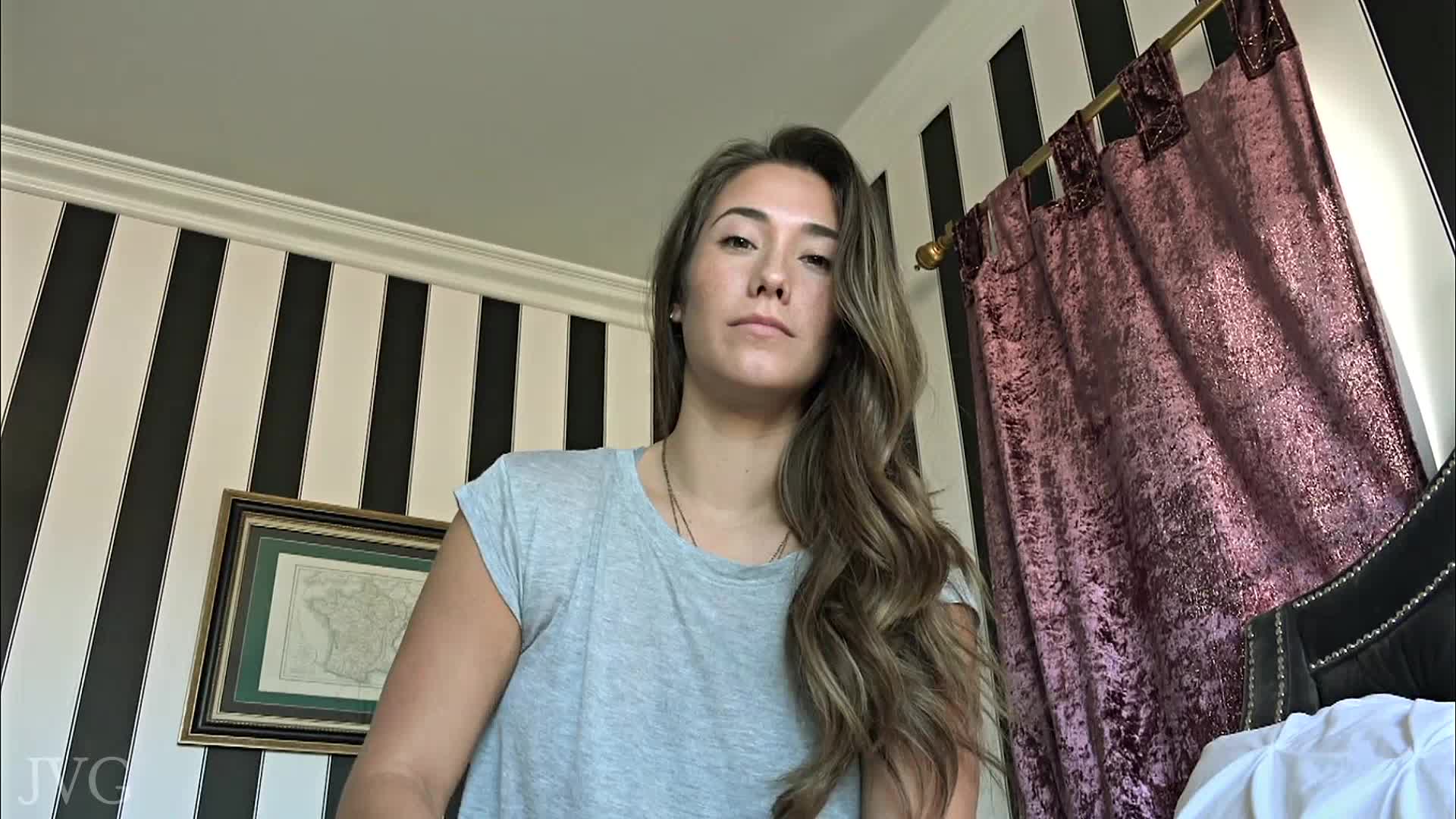 Another minute with Eva Lovia
