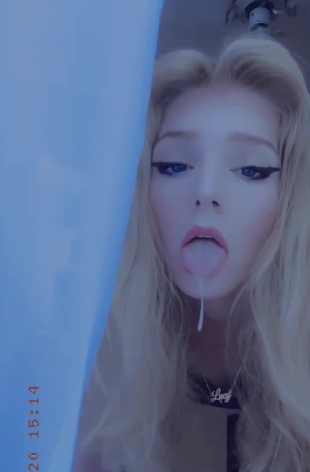 trying to lure you into my bed~*