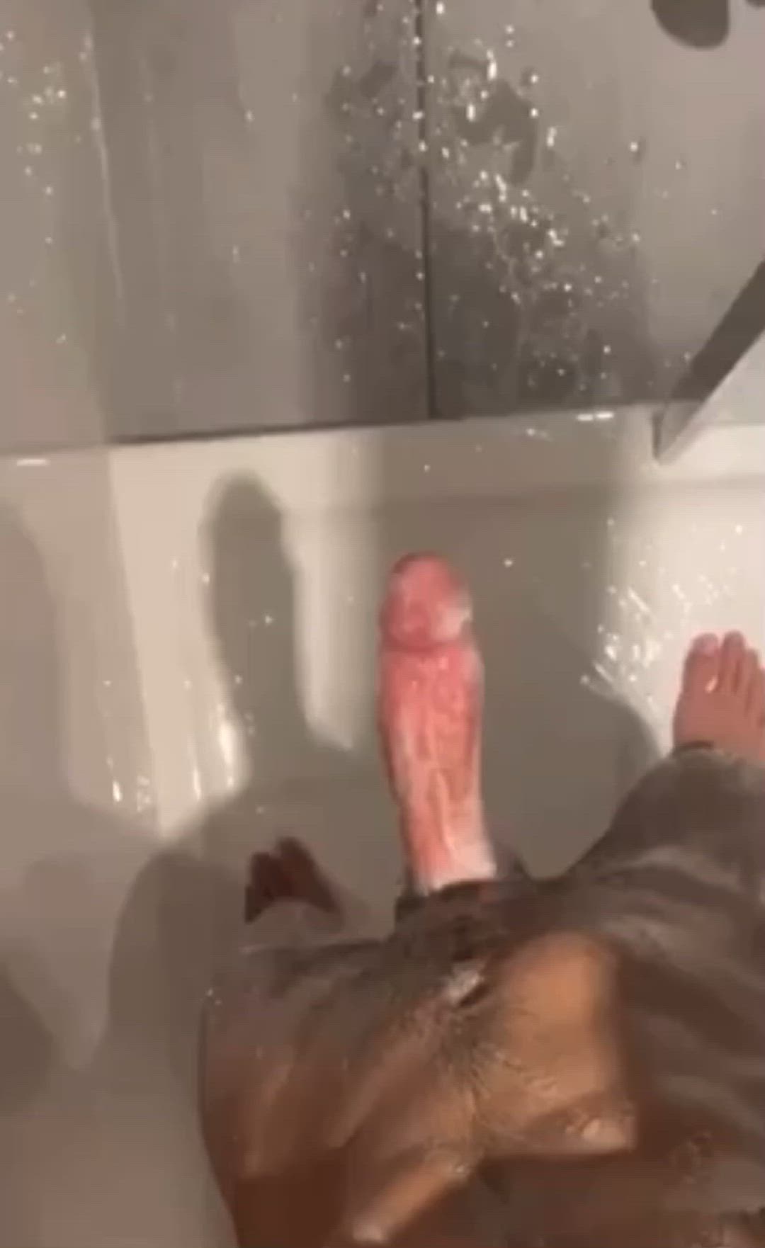 Be honest.. Gay,bi, straight.. how many of you would suck daddy’s cock 😇