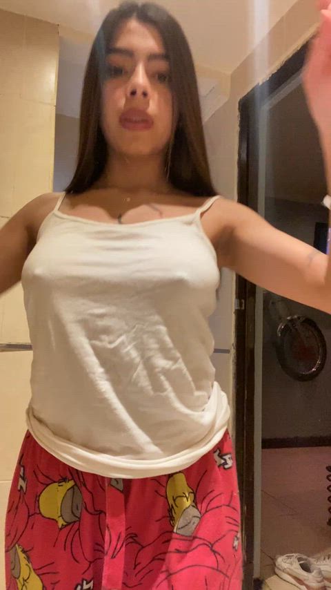 I don't need to wear a bra and I don't want to wear it