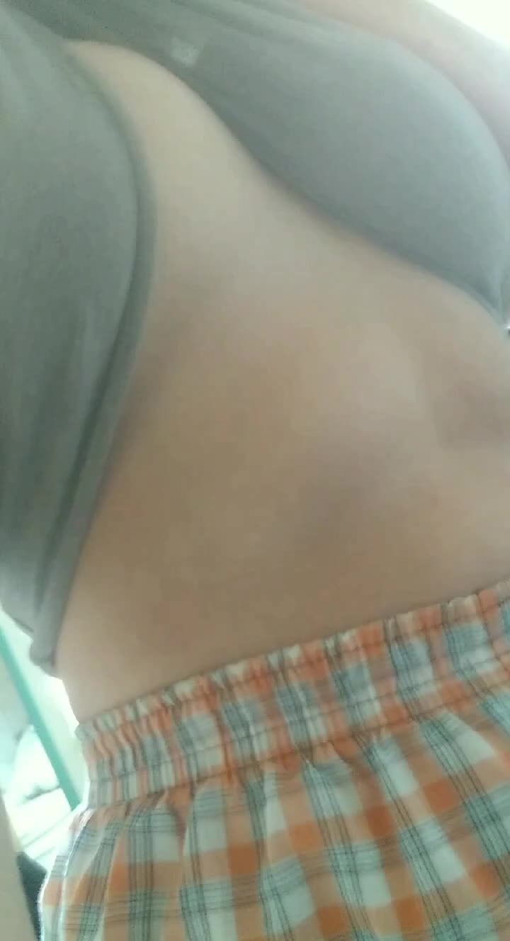 44f.. Happy titty-drop Tuesday 😽 love, HrhTigerLily 🐅💮