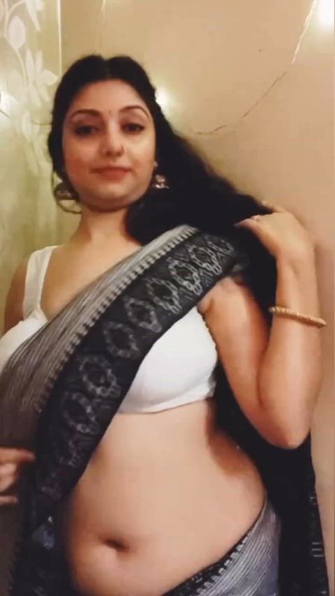 Busty Rupsa saha