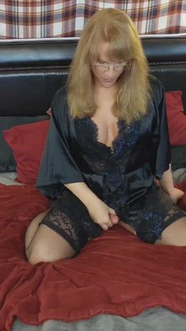 talking dirty and showing you my curvy booty (oc)