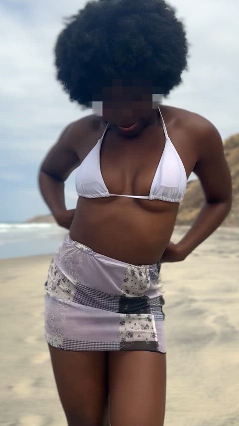 Afro Queen at the beach