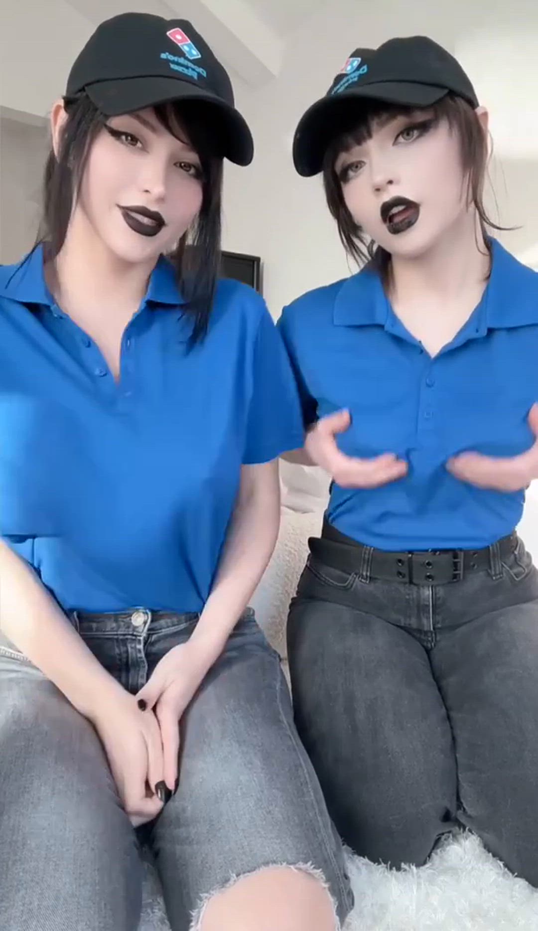 Big Tits, Bouncing Tits, Cosplay, Girls, Goth, goth-girls