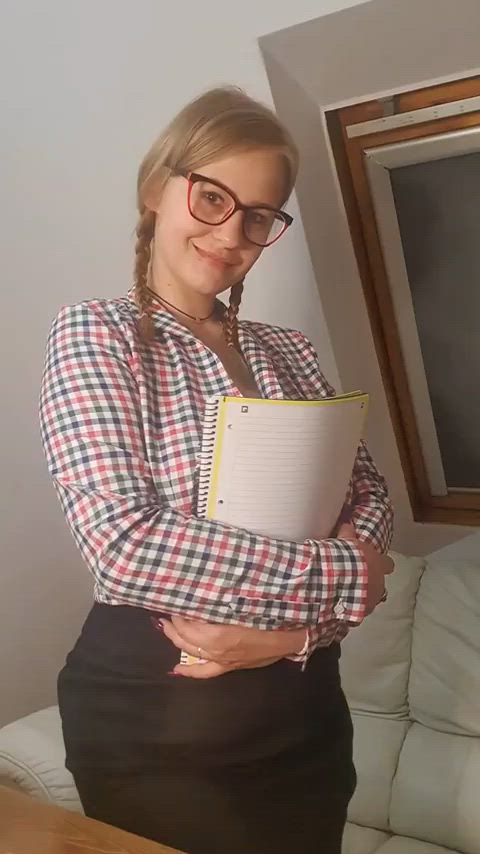 Discover the impressive skills of this experienced office worker...