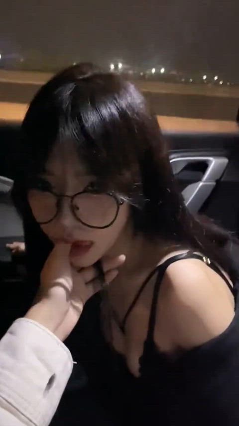 My god she is stunning wtf