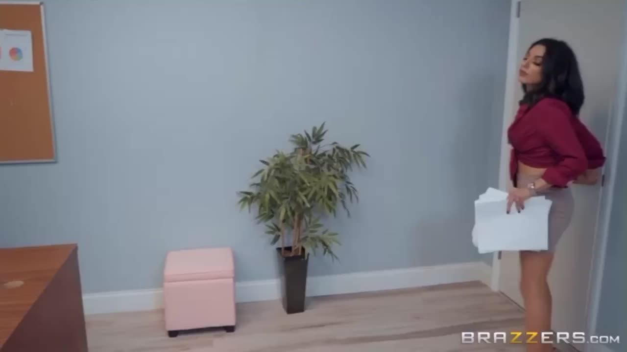Suck My Stockings w/ Darcie Dolce