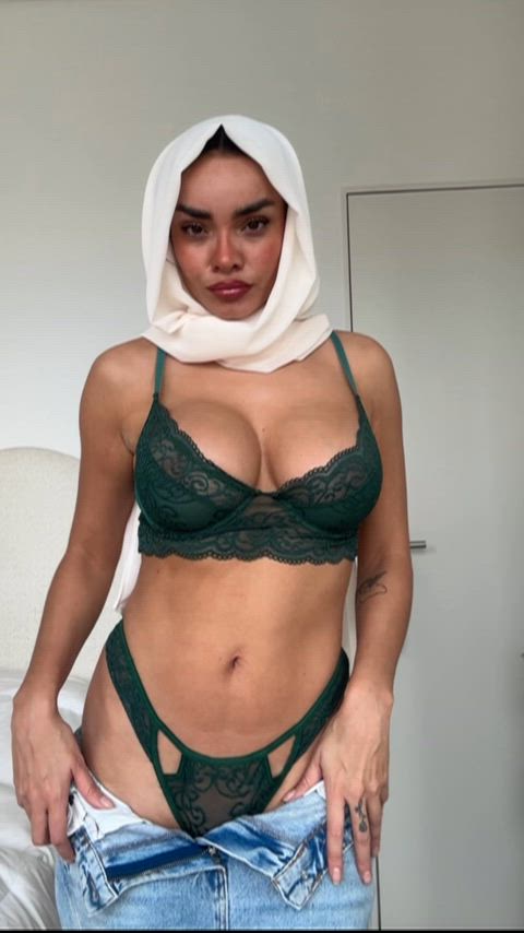 Describe me 1 word if u'd fck this asian