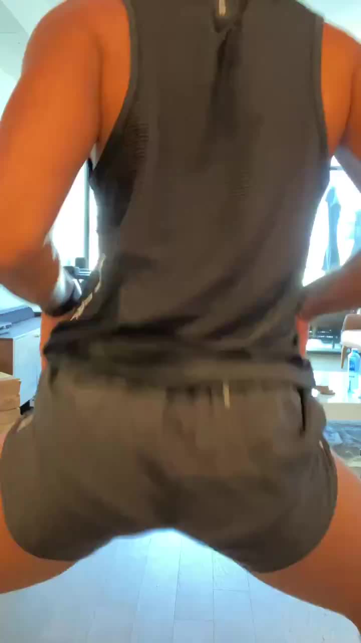 👀