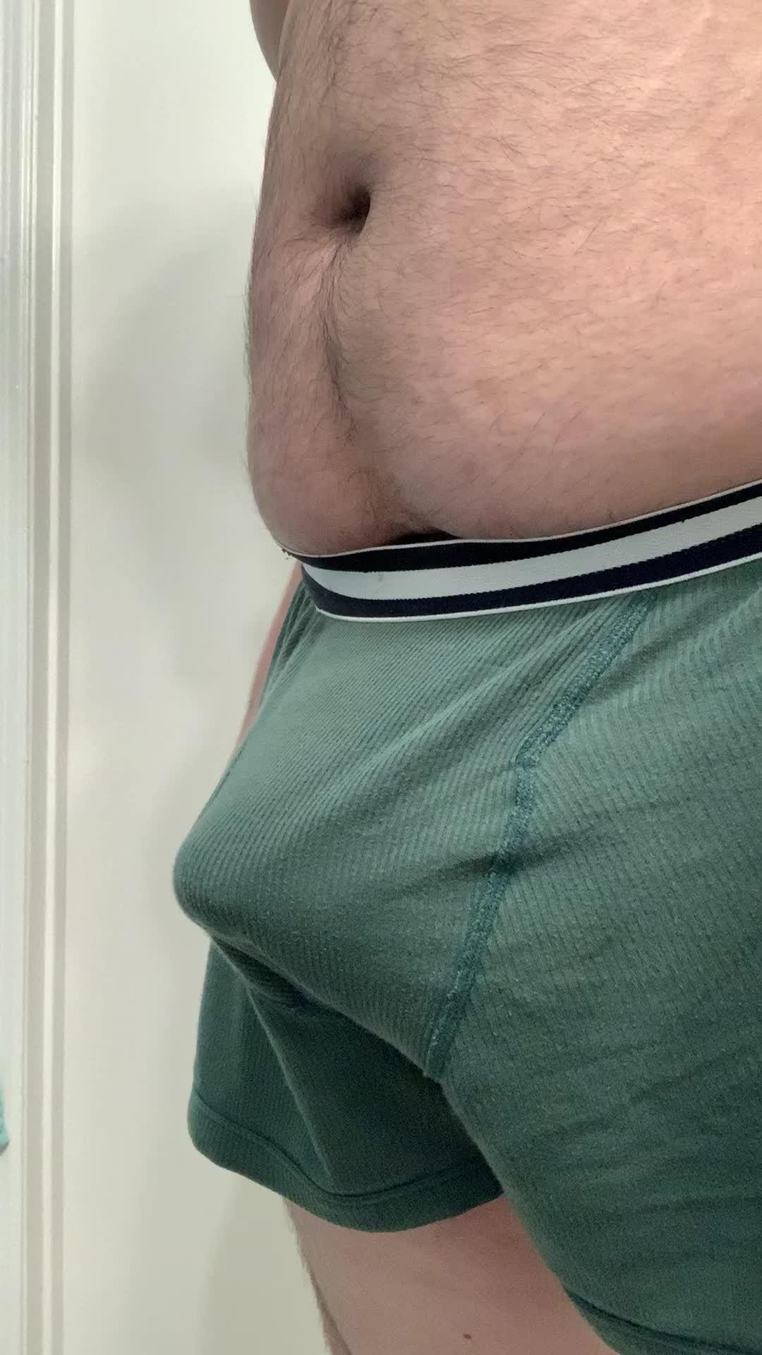 Working during a quarantine leaves me so sexually frustrated :(