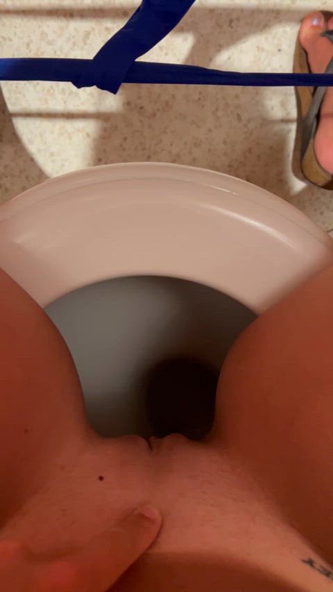 Today at the public pool toilet