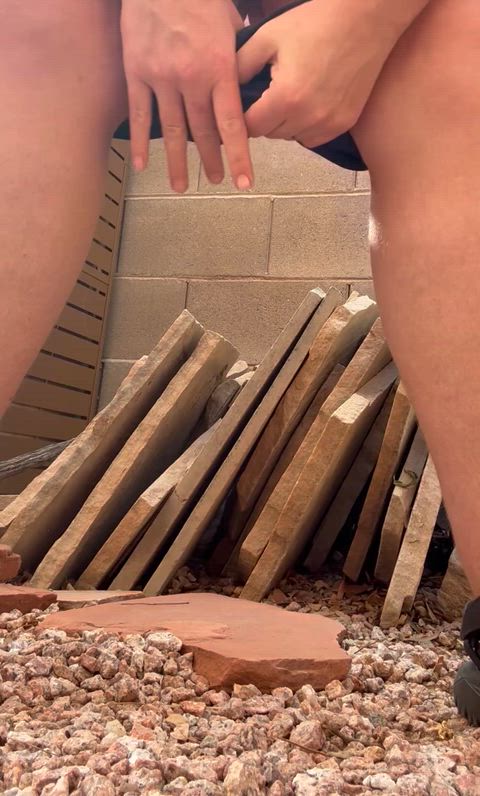I love peeing outside