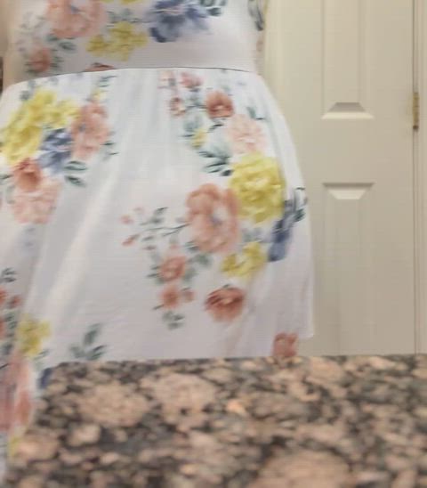 Always love how my ass looks when bending over 🍑🍑👅