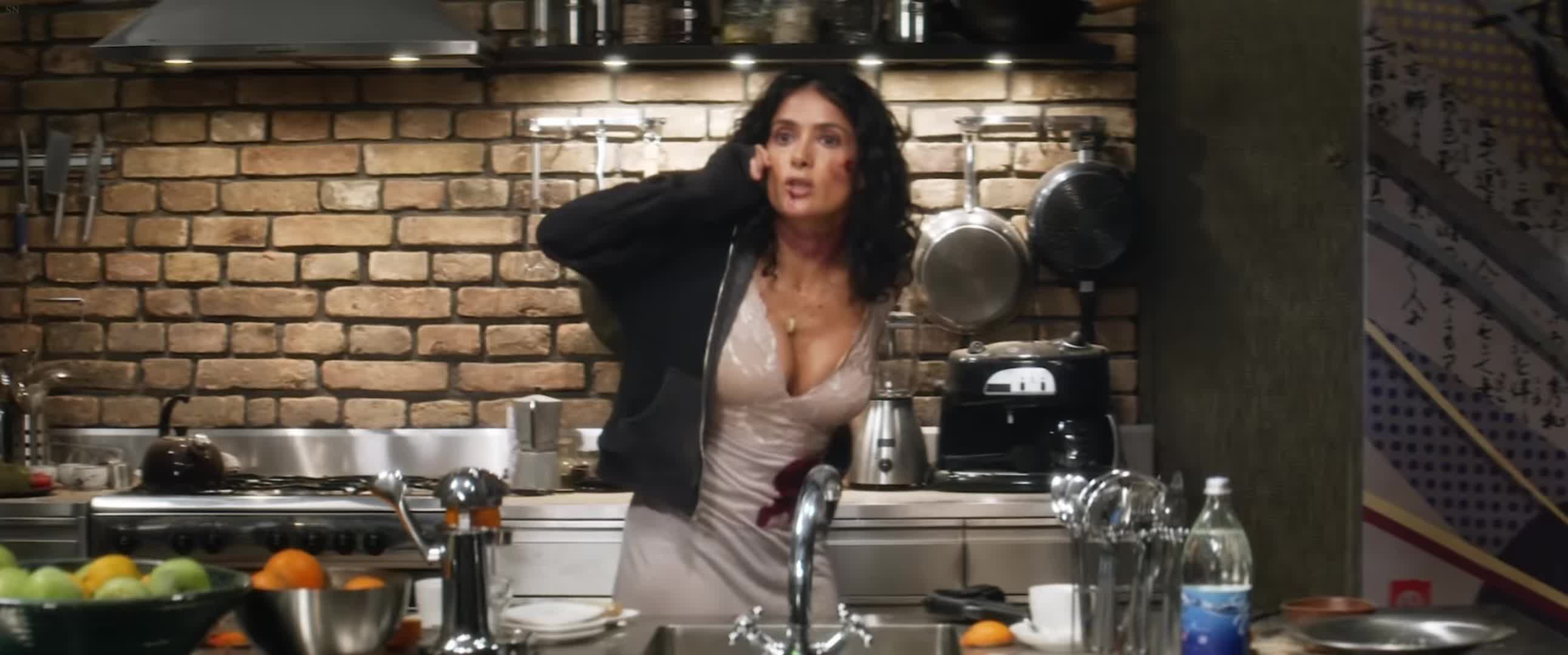 Salma Hayek tight plot in 