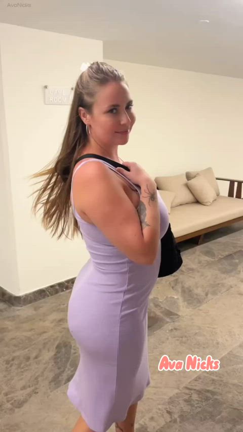 Would you be jealous I took a guy to the bathroom and let him fuck my brains out while you got us drinks?😈💦