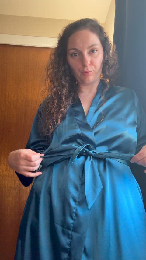If I take my clothes off on our first date and my bush, what would you do first?