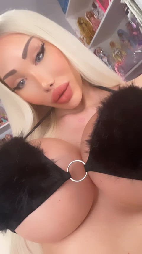 Do blondes do it better?