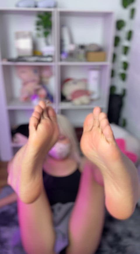 first thing you'd do if these feet is in front of you?