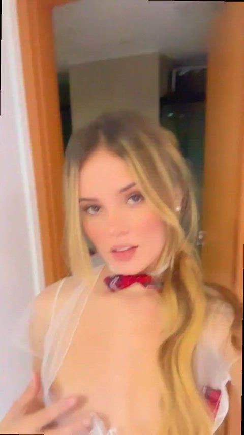 Reply with one or two words if you want to fuck my milf body