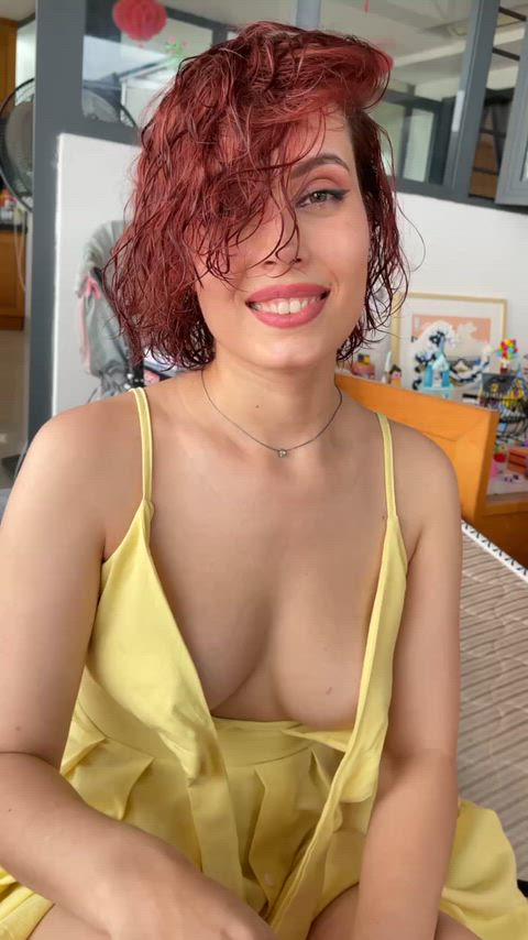 No bra, all natural, all attention