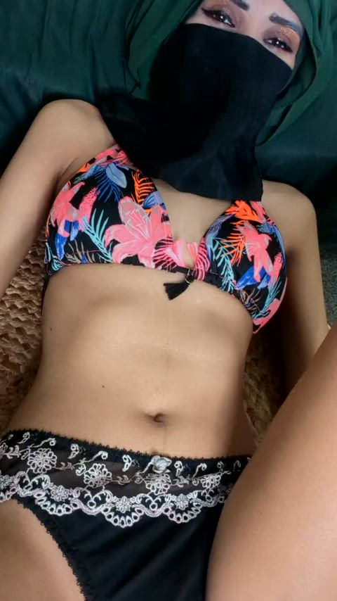 I wanna get my tiny Pakistani pussy wrecked and bleached by a BWC