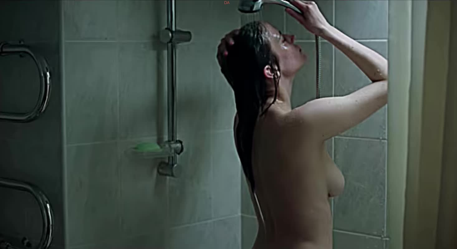 Eva Green fit sweet plots in 'Proxima'