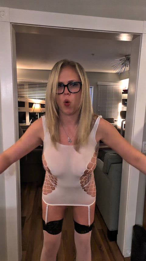 Honey, I invited your boss over for dinner tonight, what do you think of my dress